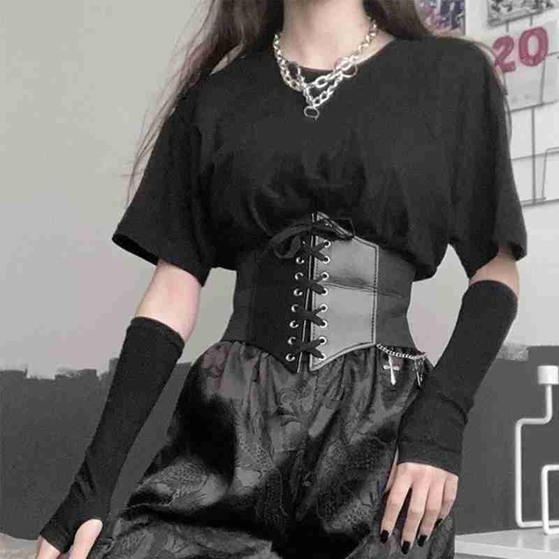 Model UC614 - Gothic Lace Up Underbust Corset